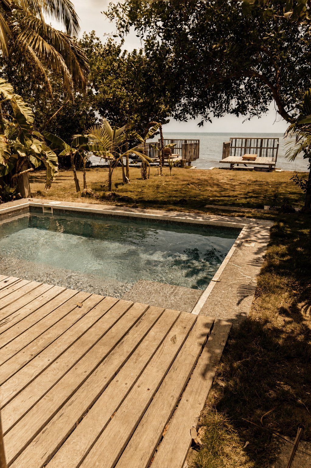 Cabaña 2 — Piscina con vista al mar